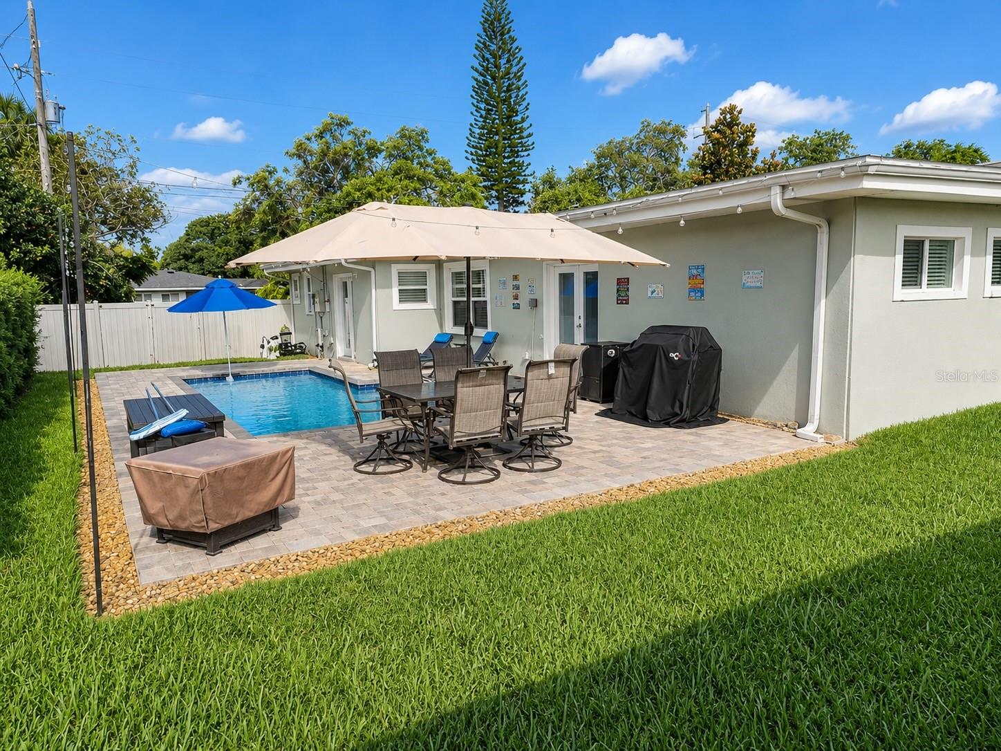 2001 MAGNOLIA DRIVE