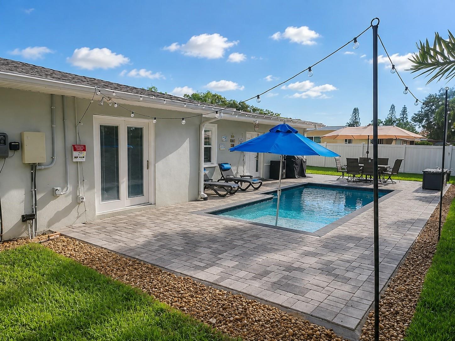 2001 MAGNOLIA DRIVE