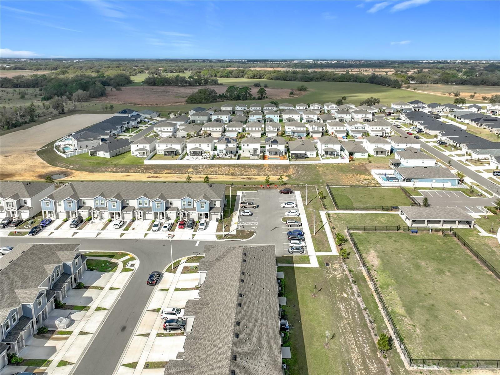 CHATEAU/ASTONIA - Residential