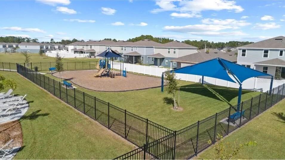 CHATEAU/ASTONIA - Residential