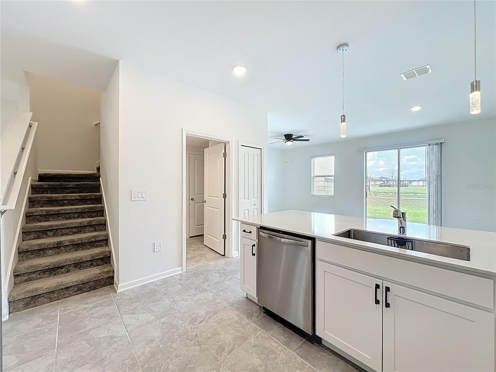 CHATEAU/ASTONIA - Residential