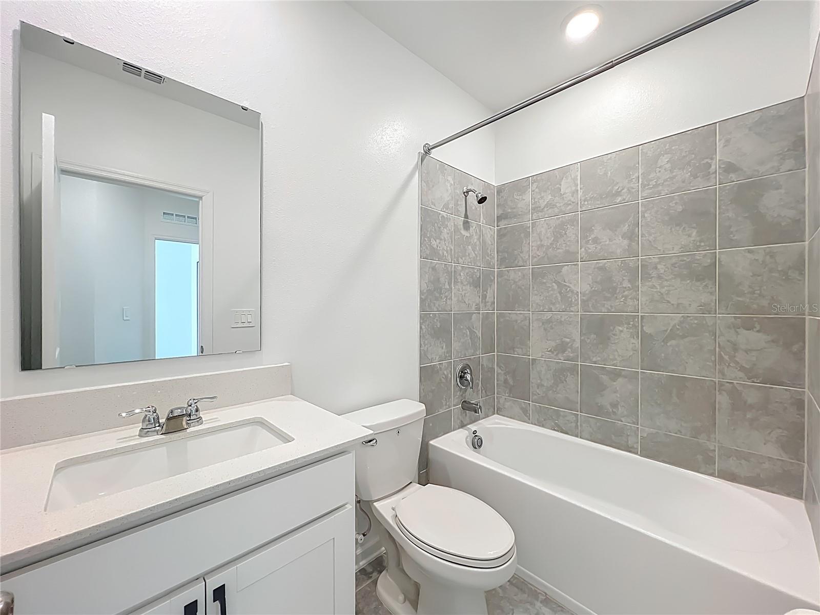 CHATEAU/ASTONIA - Residential