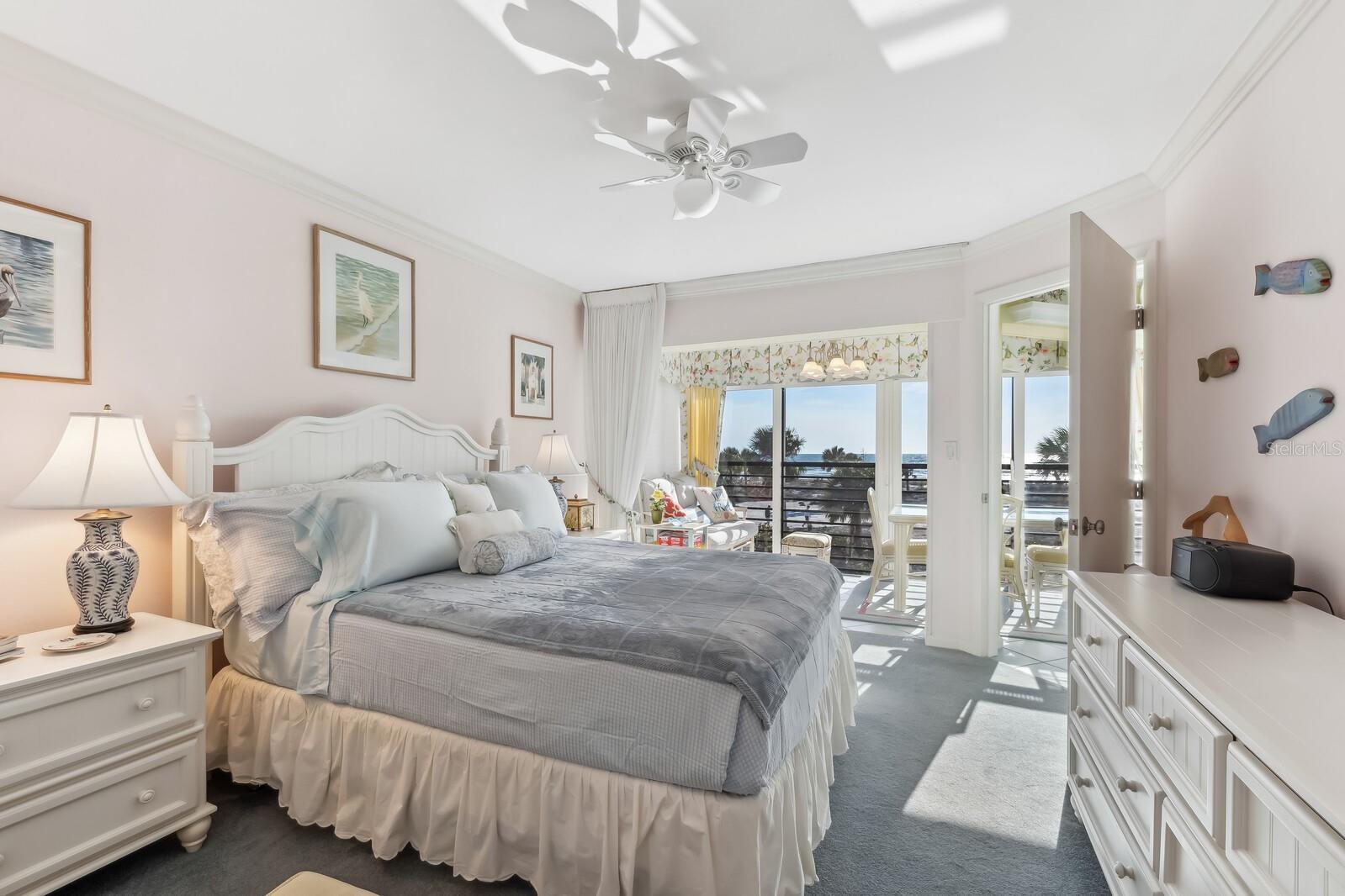 BEACH CHALET - Residential