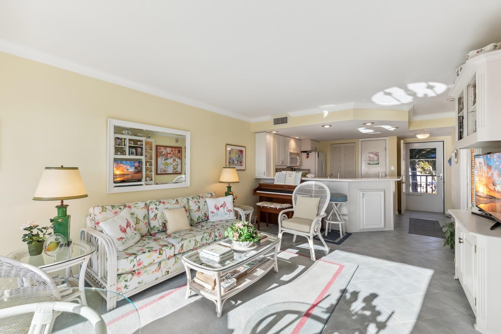 BEACH CHALET - Residential