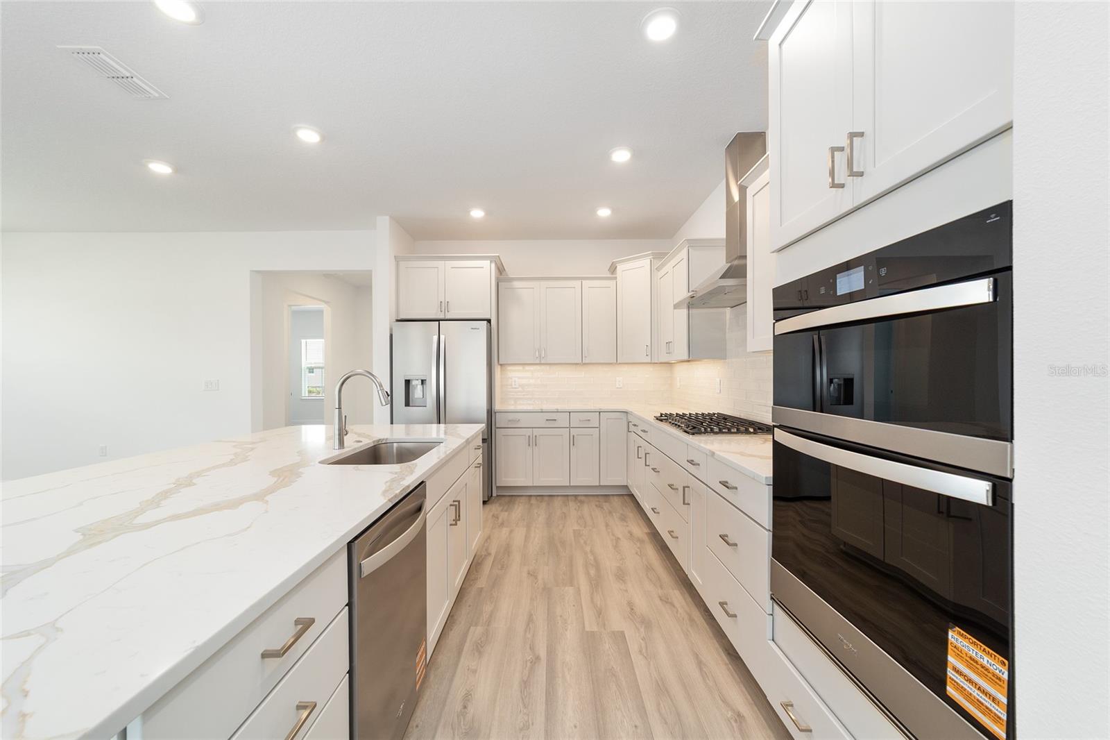 ON TOP OF THE WORLD - Residential