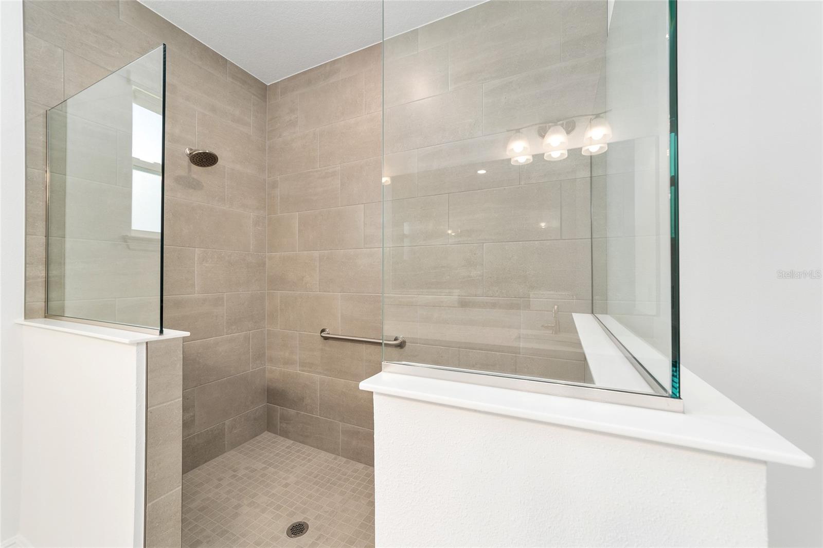 ON TOP OF THE WORLD - Residential