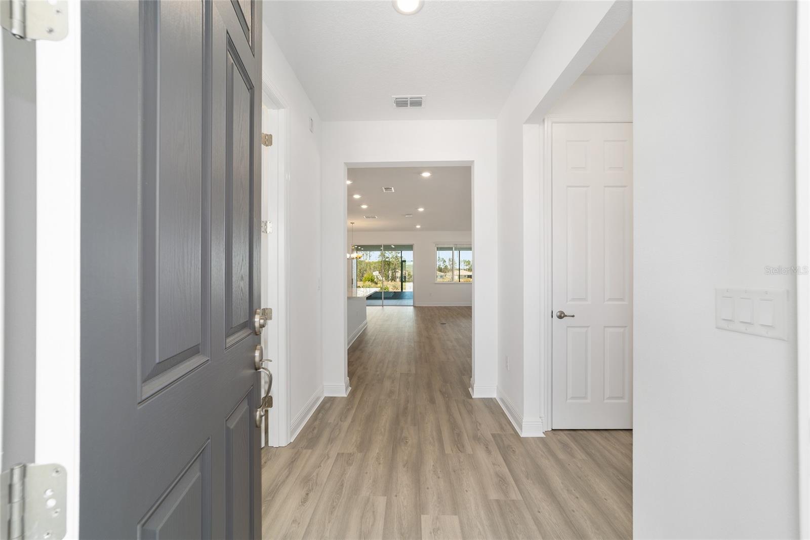 ON TOP OF THE WORLD - Residential