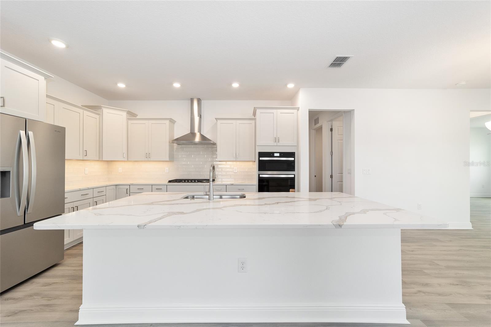 ON TOP OF THE WORLD - Residential