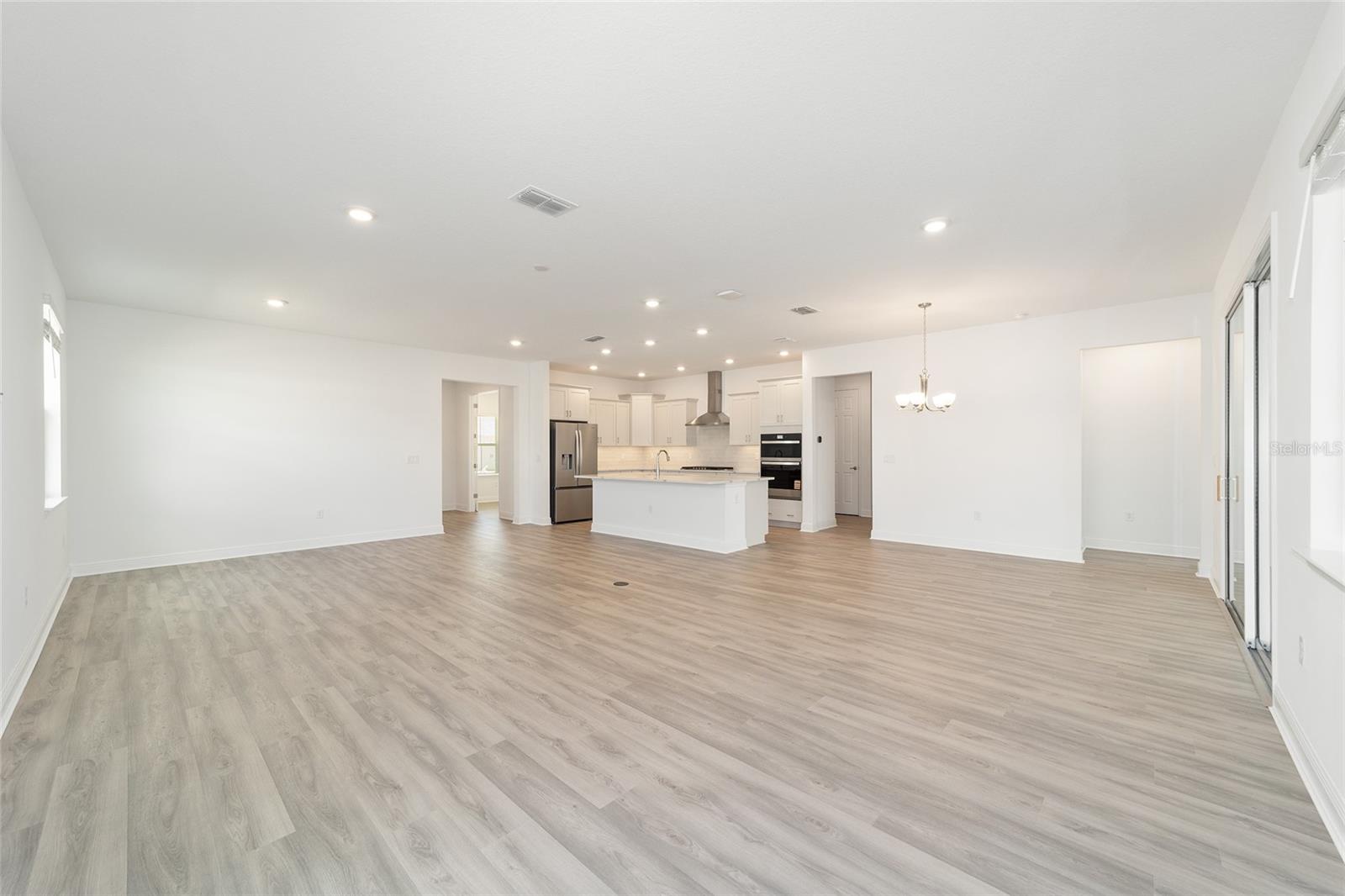 ON TOP OF THE WORLD - Residential