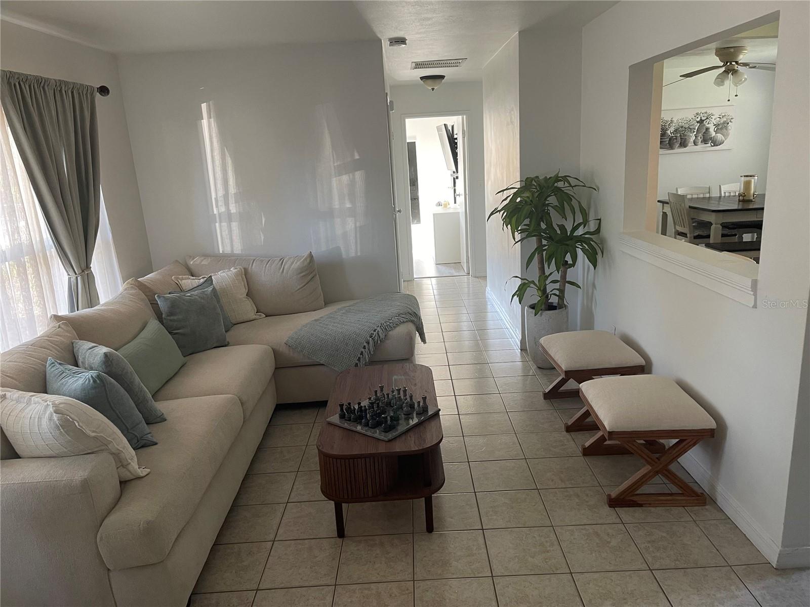 ROYAL OAK MANOR - Residential Lease