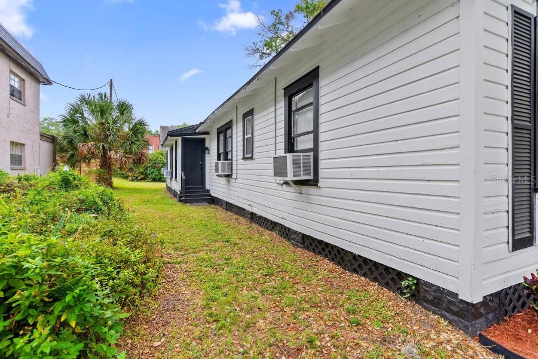 BEG 138 FT E OF SE COR BROADWAY & HARWOOD RUN E 62 - Residential Income