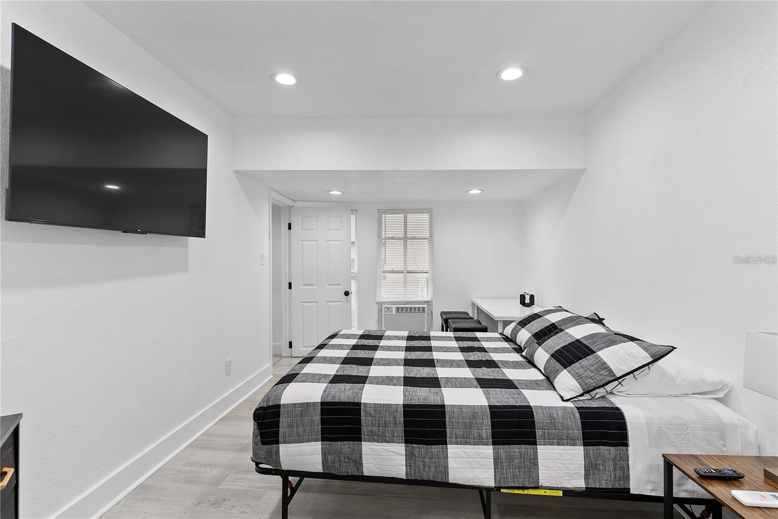 BEG 138 FT E OF SE COR BROADWAY & HARWOOD RUN E 62 - Residential Income