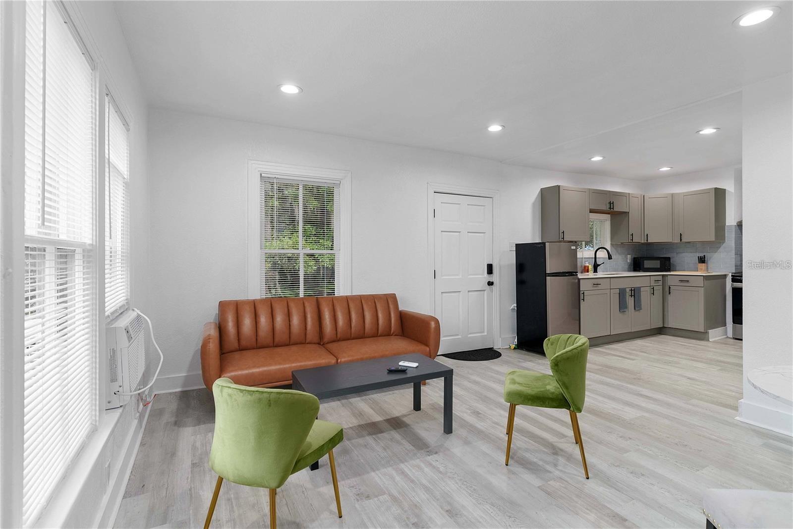 BEG 138 FT E OF SE COR BROADWAY & HARWOOD RUN E 62 - Residential Income