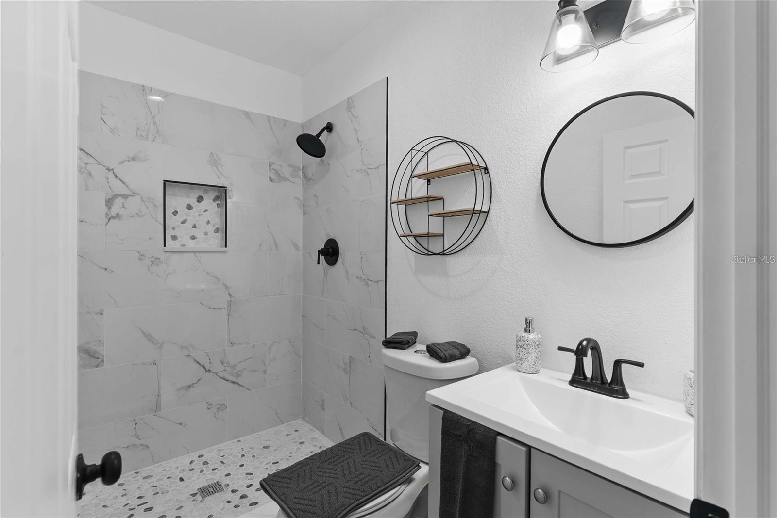 BEG 138 FT E OF SE COR BROADWAY & HARWOOD RUN E 62 - Residential Income