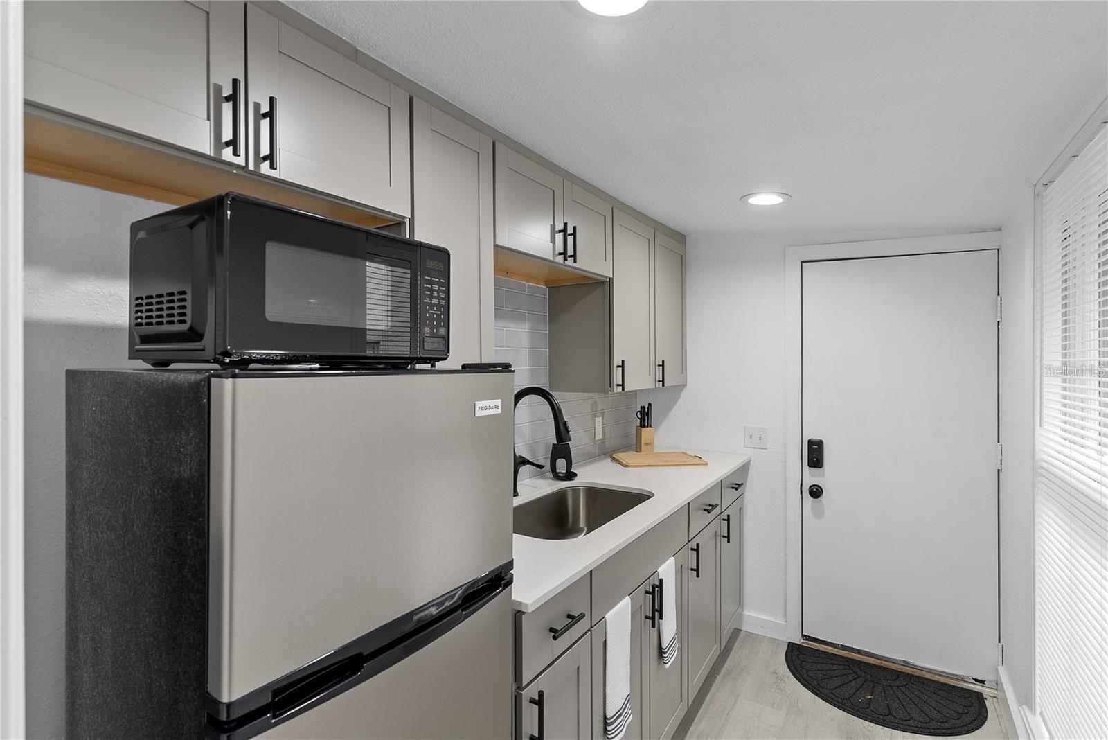 BEG 138 FT E OF SE COR BROADWAY & HARWOOD RUN E 62 - Residential Income