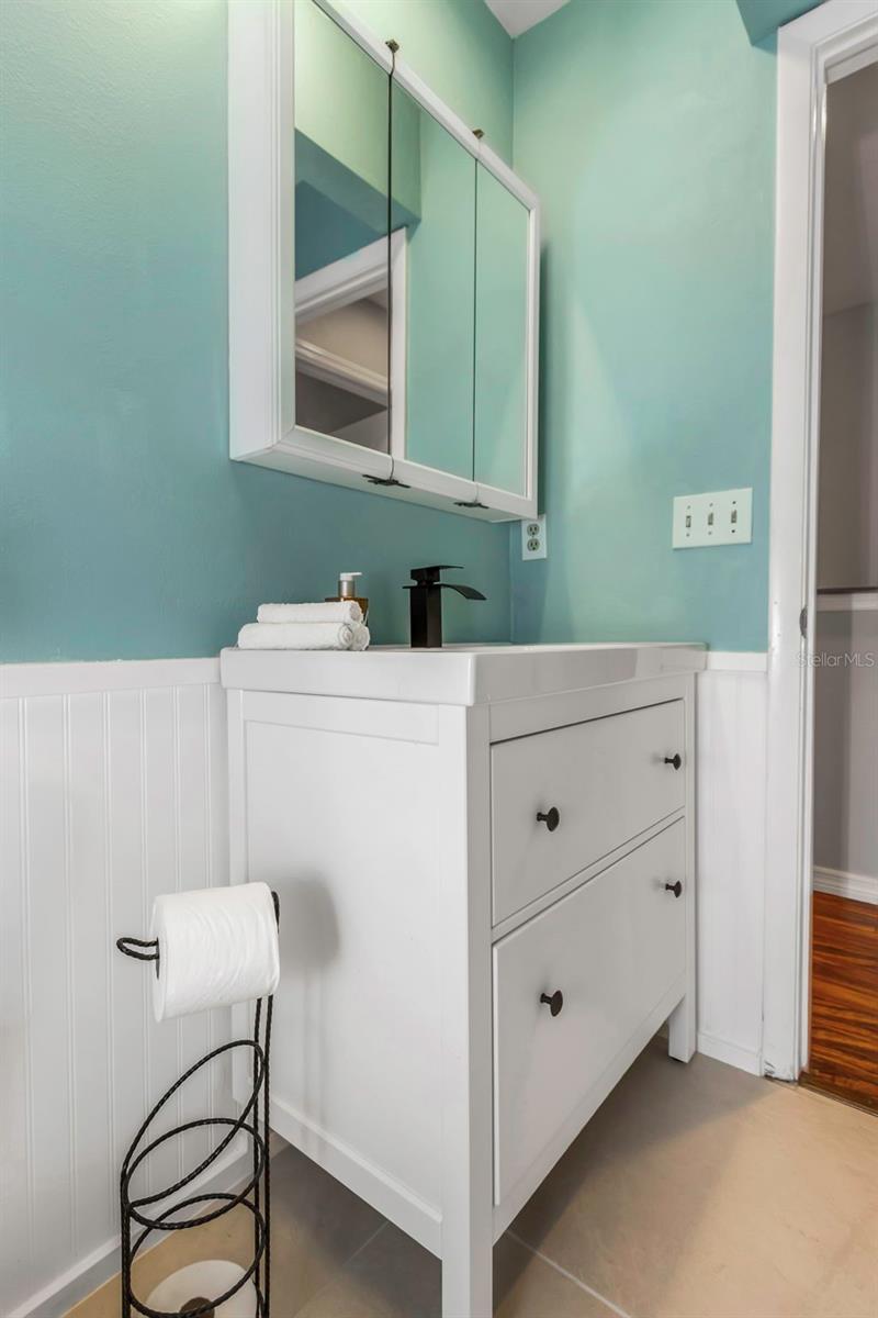 BAYWAY CONDO PH ONE - Residential