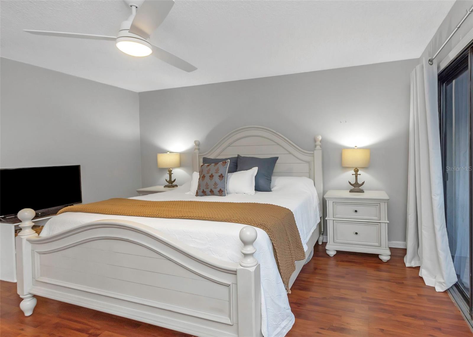 BAYWAY CONDO PH ONE - Residential