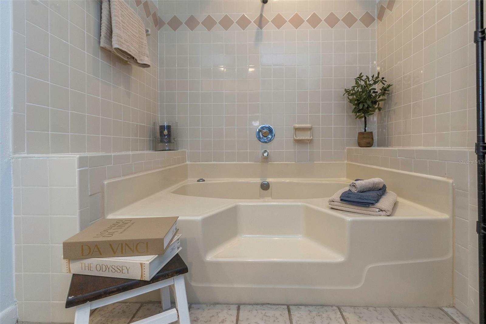 BAYWAY CONDO PH ONE - Residential