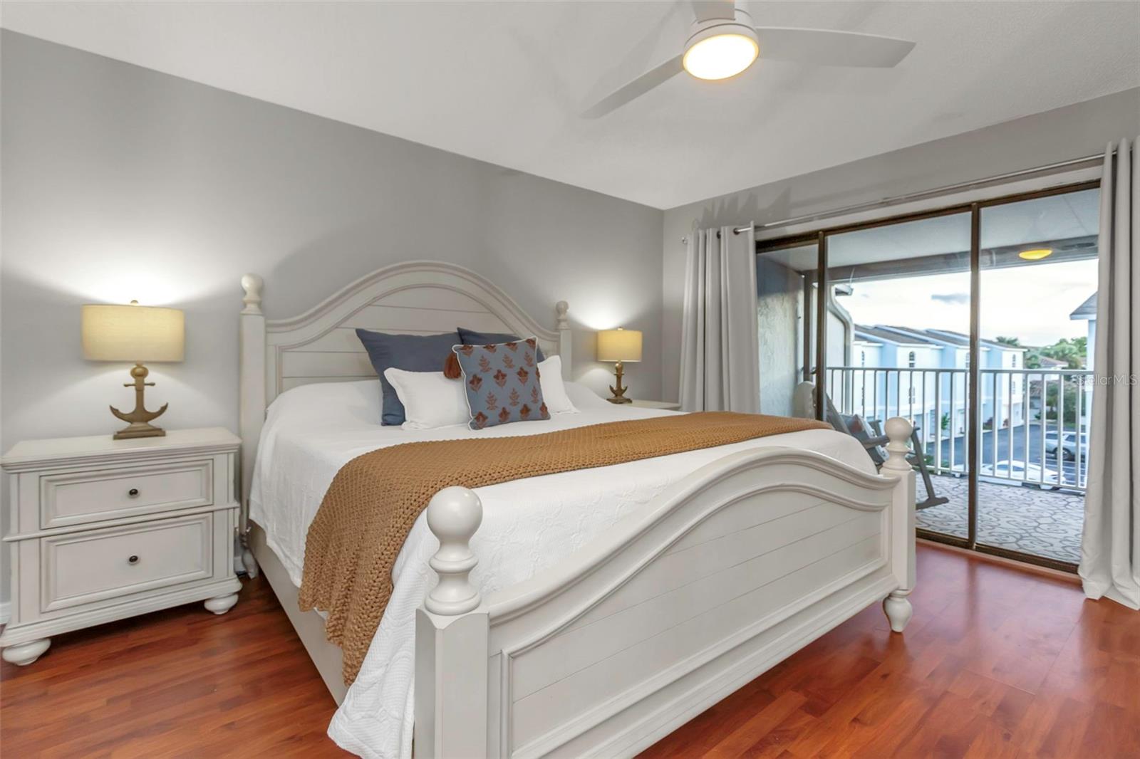 BAYWAY CONDO PH ONE - Residential