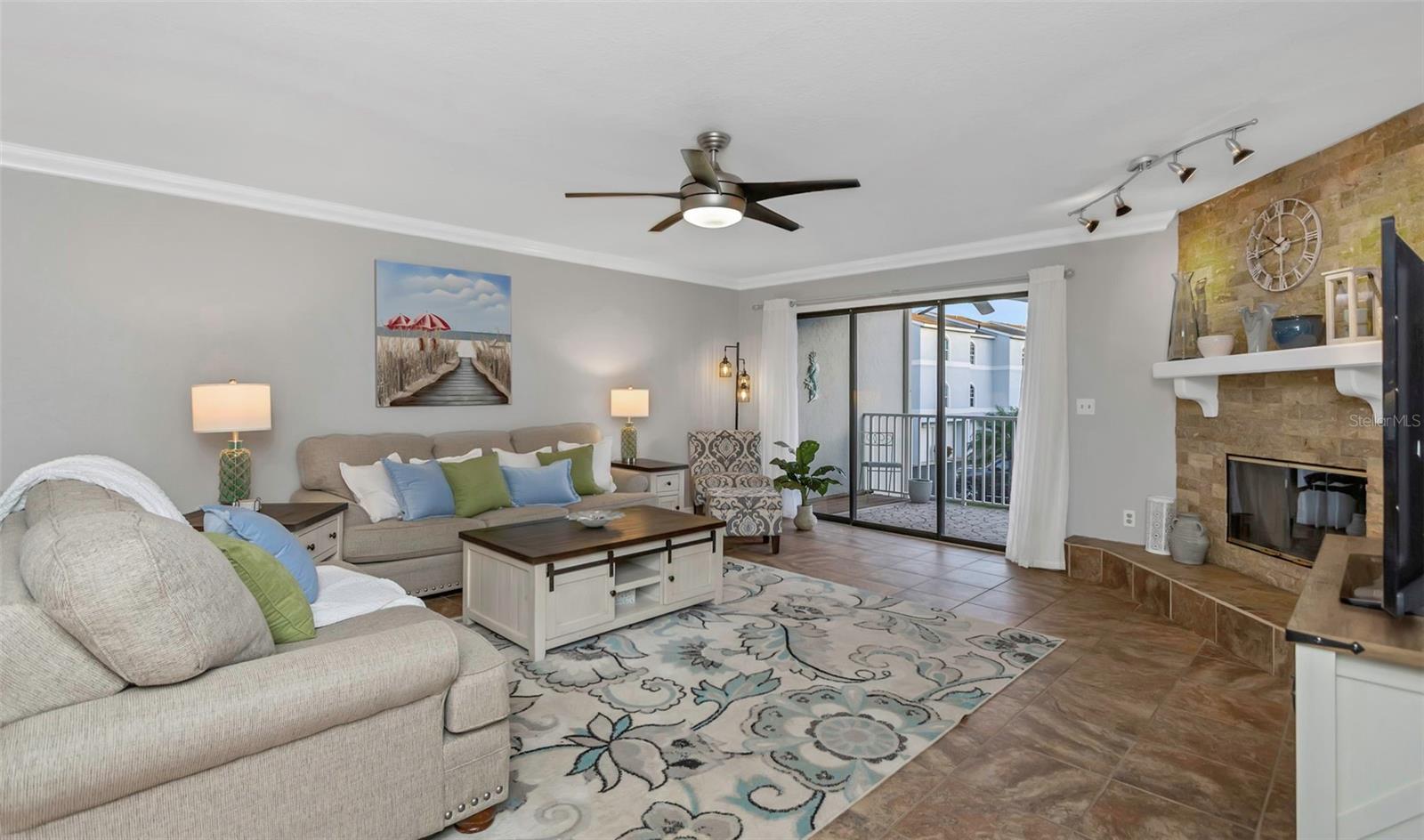 BAYWAY CONDO PH ONE - Residential