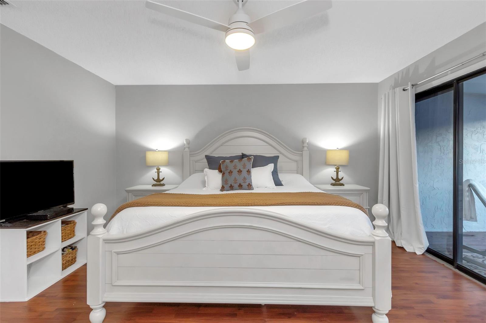 BAYWAY CONDO PH ONE - Residential