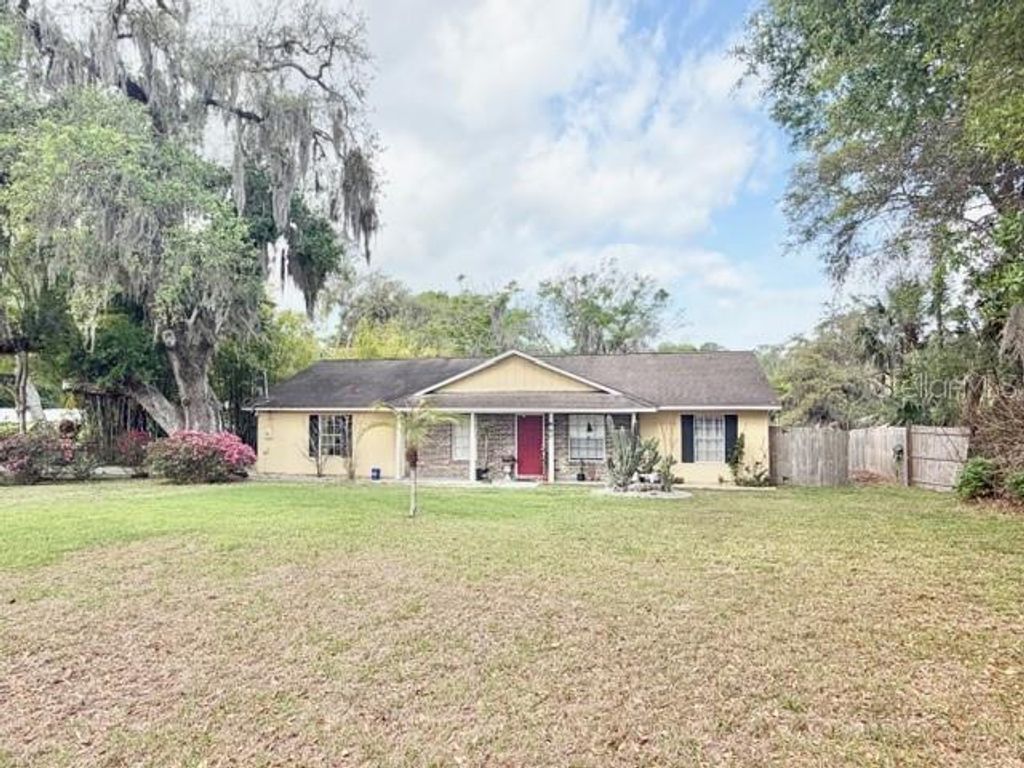 Photo of 660 Cloudcroft Drive, Deltona, FL 32738 (MLS # O6394648)