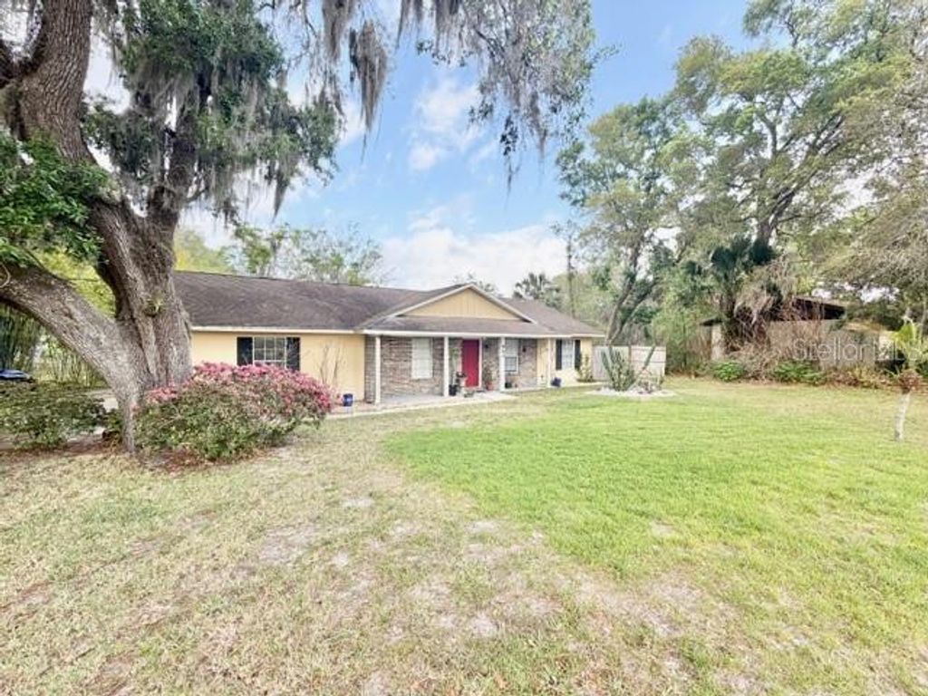 Photo of 660 Cloudcroft Drive, Deltona, FL 32738 (MLS # O6394648)