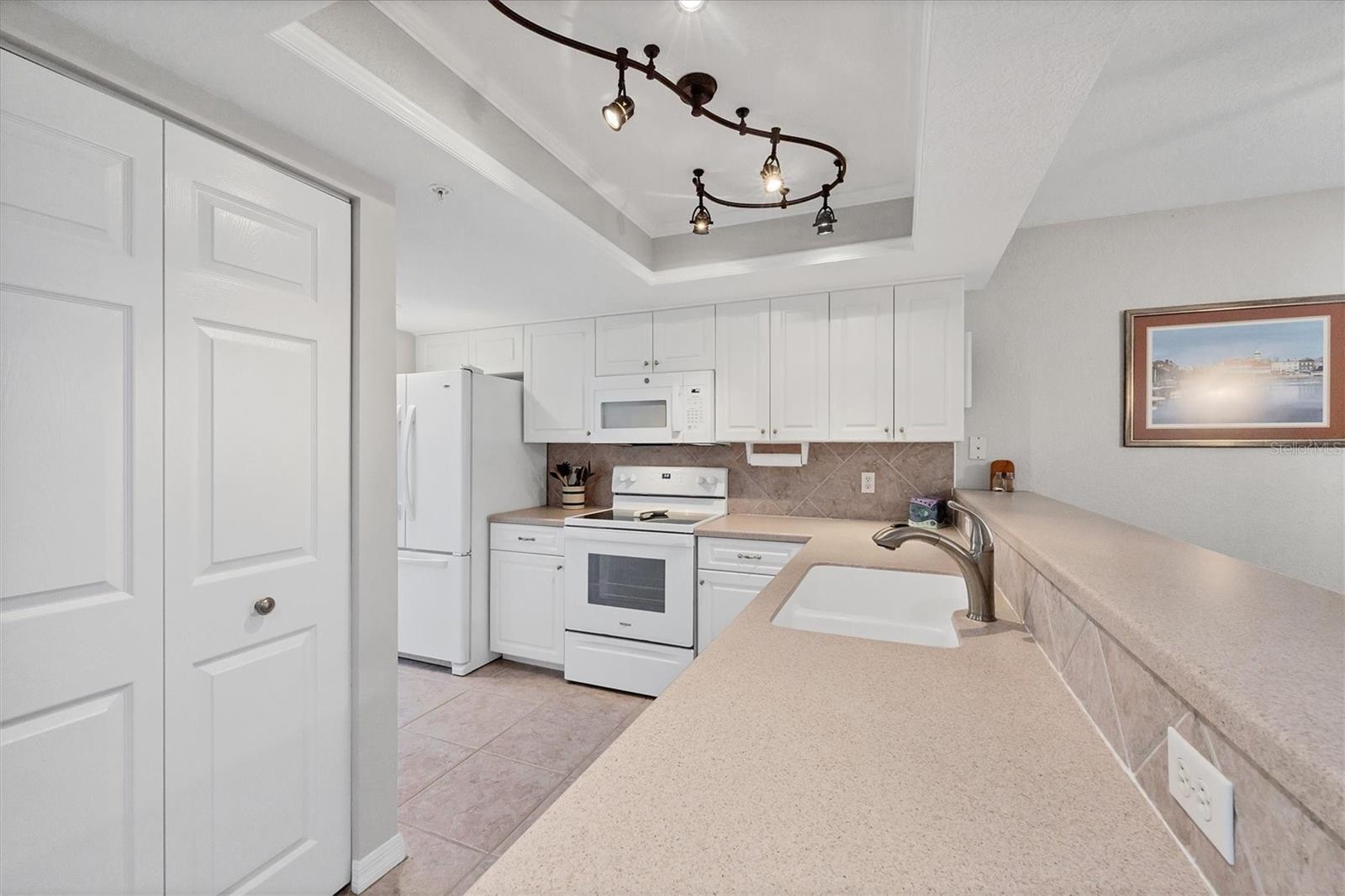 SANCTUARY AT GOLDEN TEE PH 04 BLDG 07 - Residential