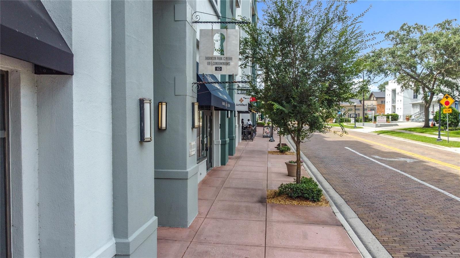 10 N SUMMERLIN AVENUE 19