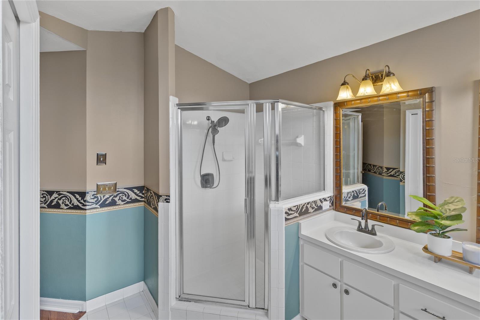 MILE RUN PH II UNIT H-2 R/P - Residential