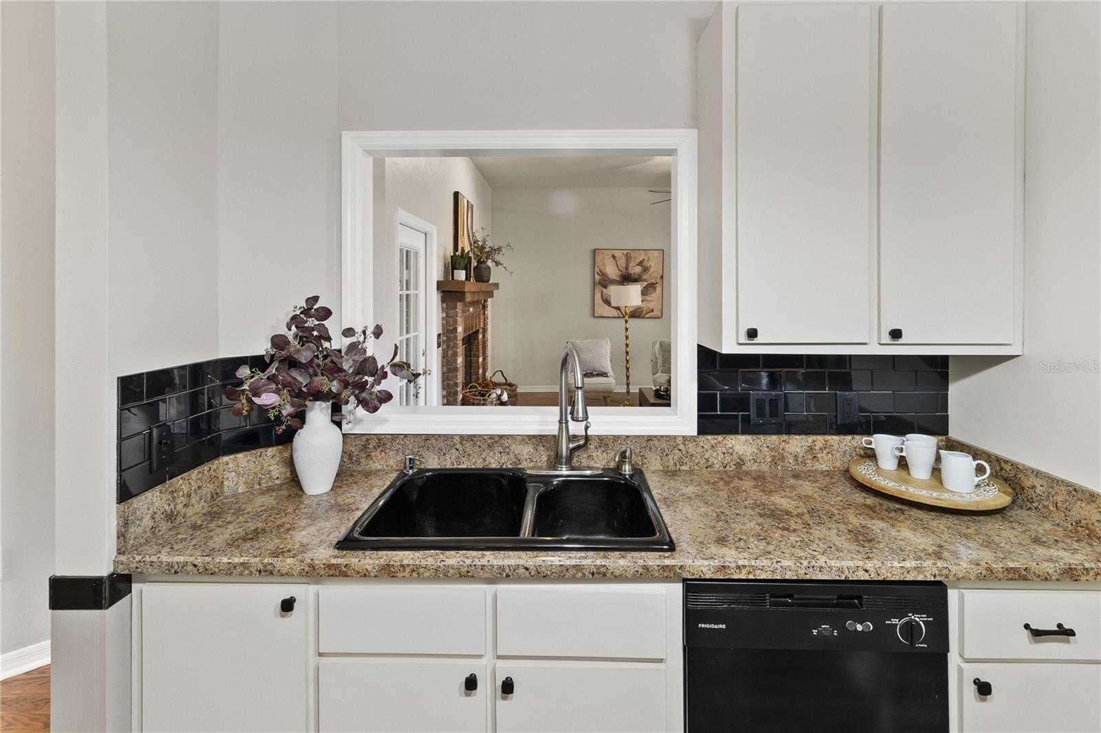 MILE RUN PH II UNIT H-2 R/P - Residential