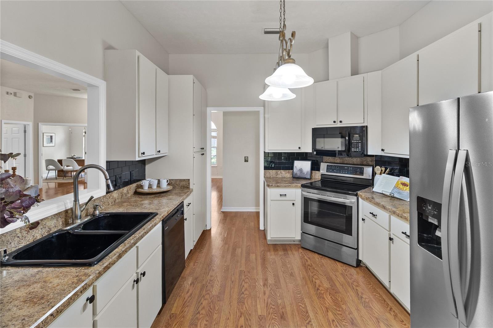 MILE RUN PH II UNIT H-2 R/P - Residential
