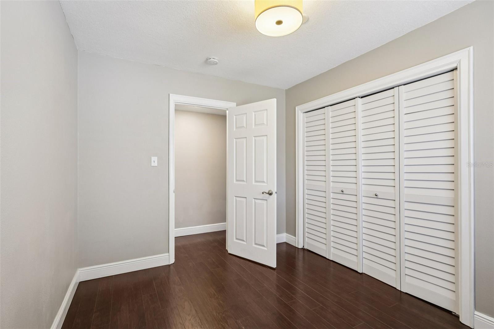 RIVERSHORES - Residential