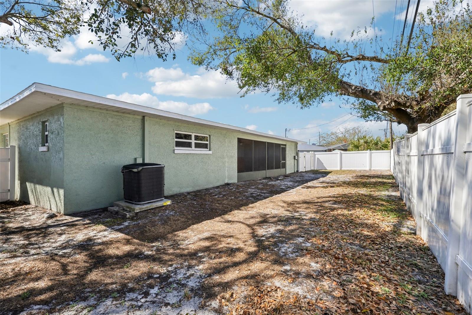 RIVERSHORES - Residential