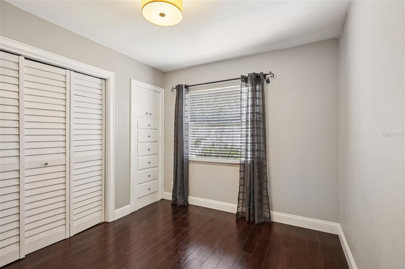 RIVERSHORES - Residential