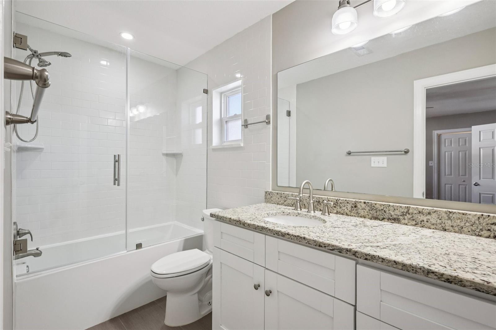 RIVERSHORES - Residential