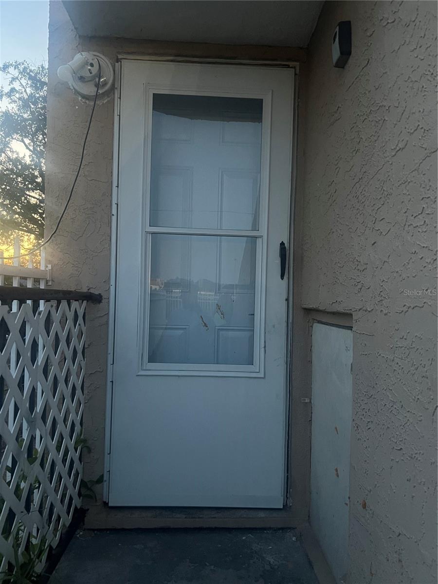 SCHOOLEYS HOMEVILLE - Residential Lease