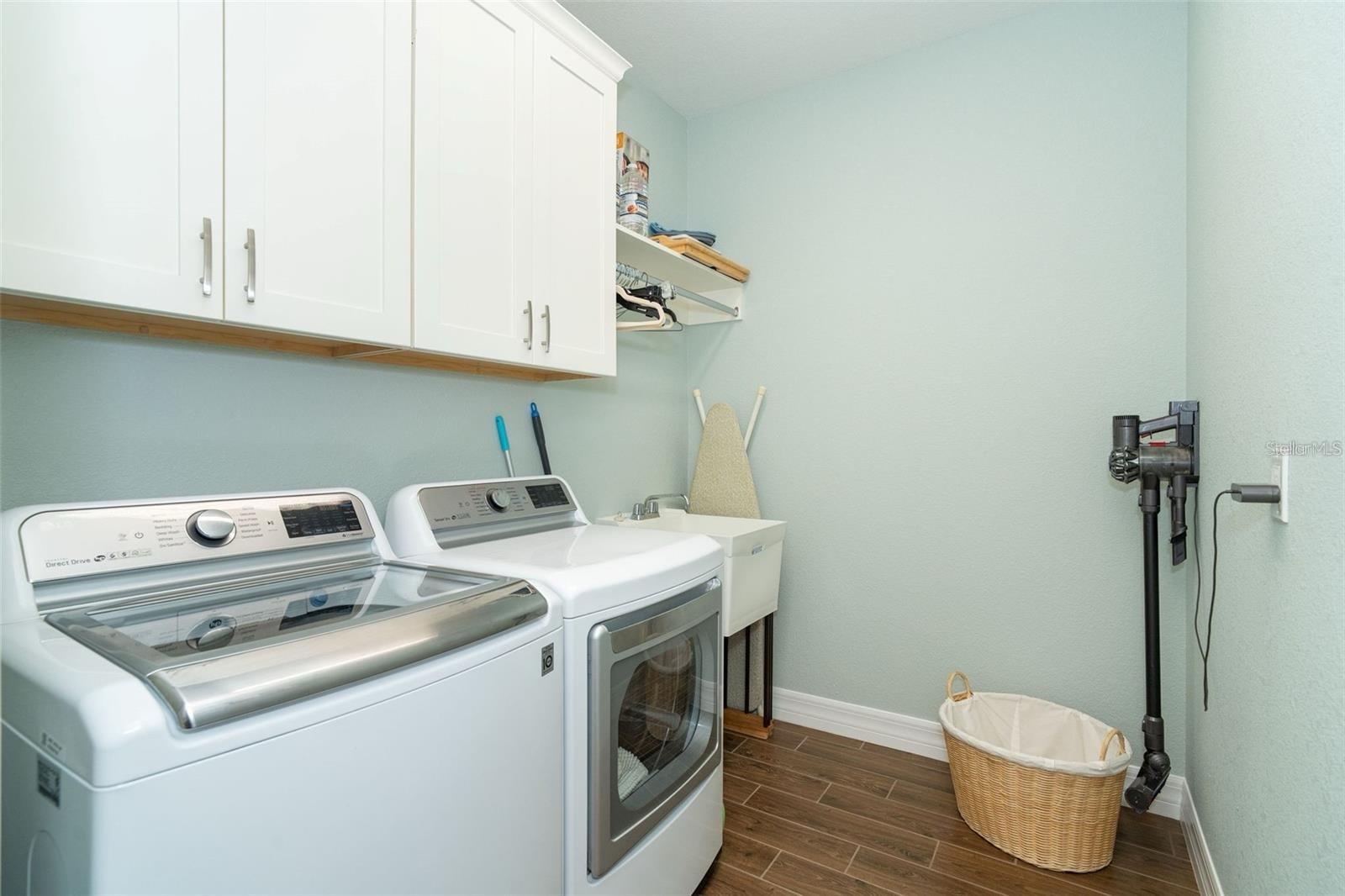 ROTONDA WEST BROADMOOR - Residential