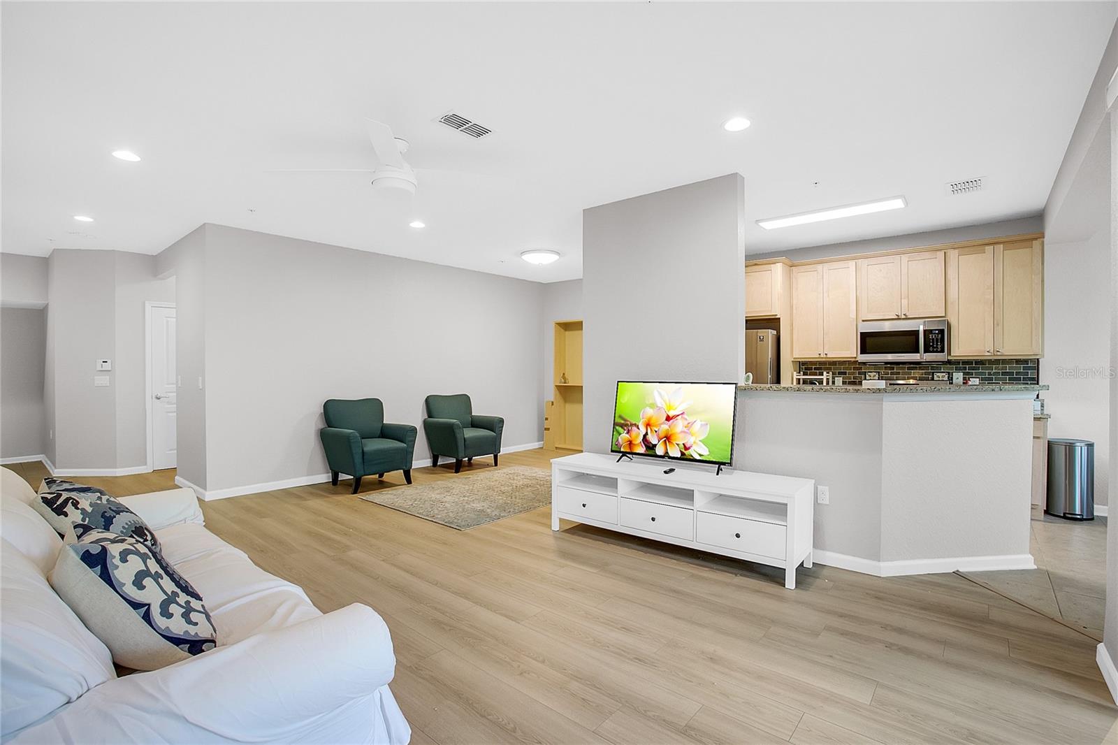 1208 BELLA CARA COURT