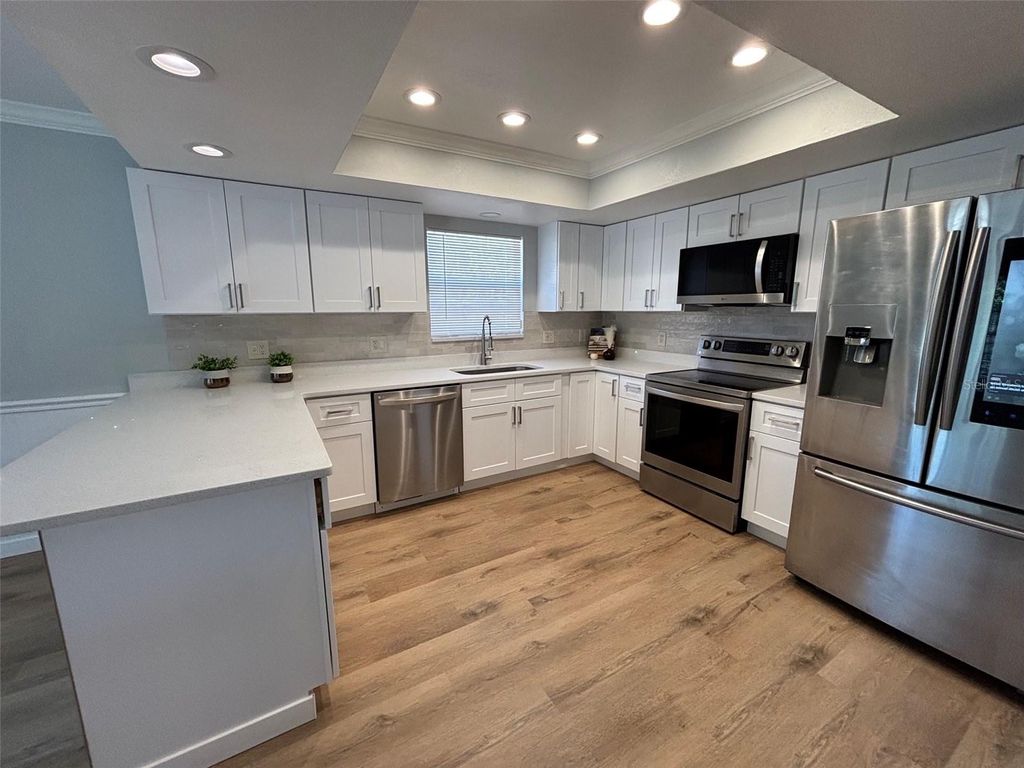 Photo of 9801 SE Sunset Harbor Road, Summerfield, FL 34491 (MLS # O6408502)