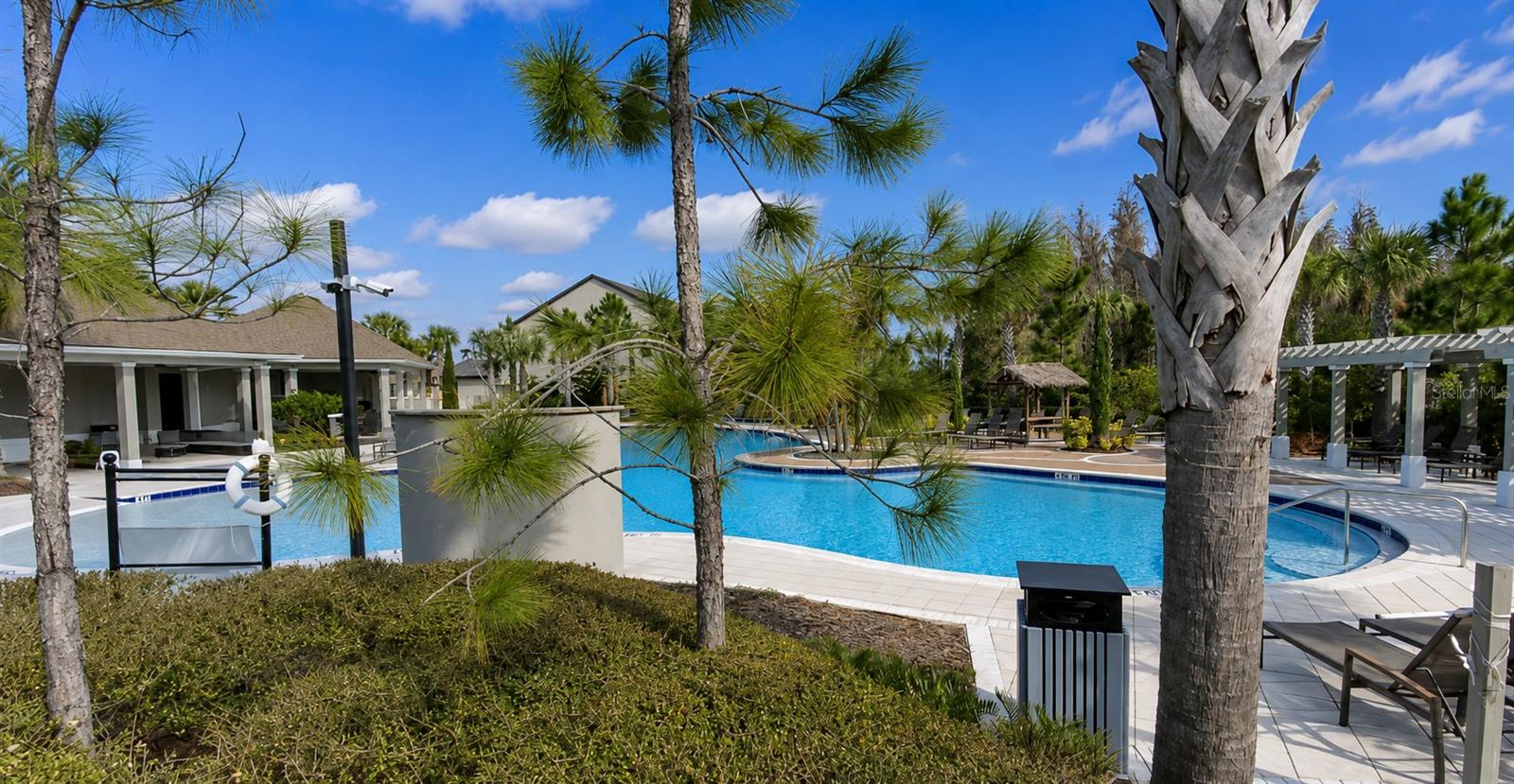 1652 HUBBELL ROAD