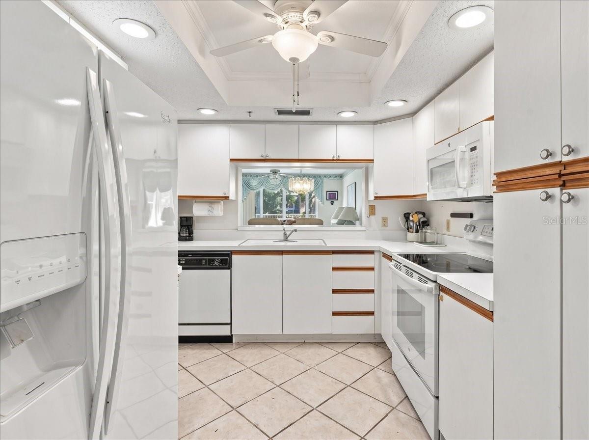 6505 STONE RIVER ROAD 207, BRADENTON, FL, 34203 4 6505 STONE RIVER ROAD 207