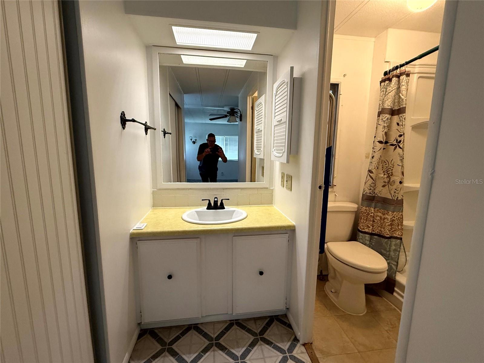 OAK PARK VILLAGE - Residential Lease