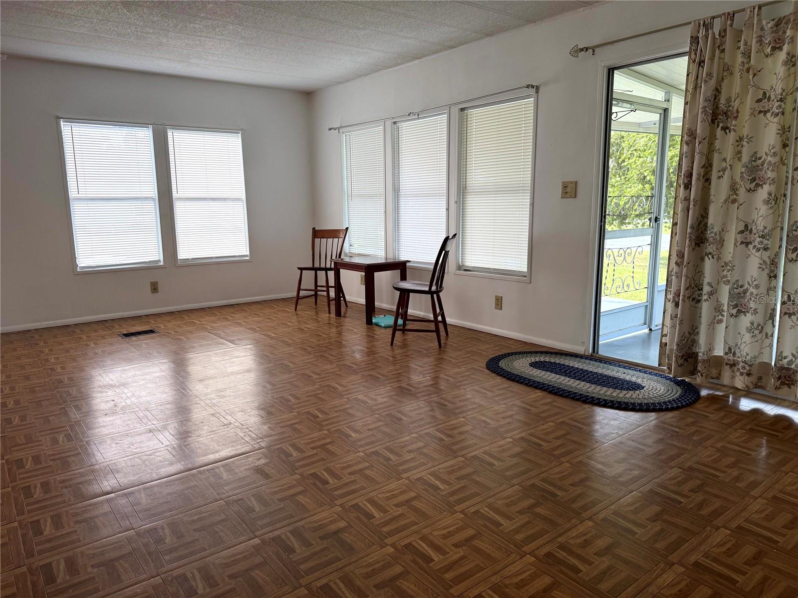 OAK PARK VILLAGE - Residential Lease