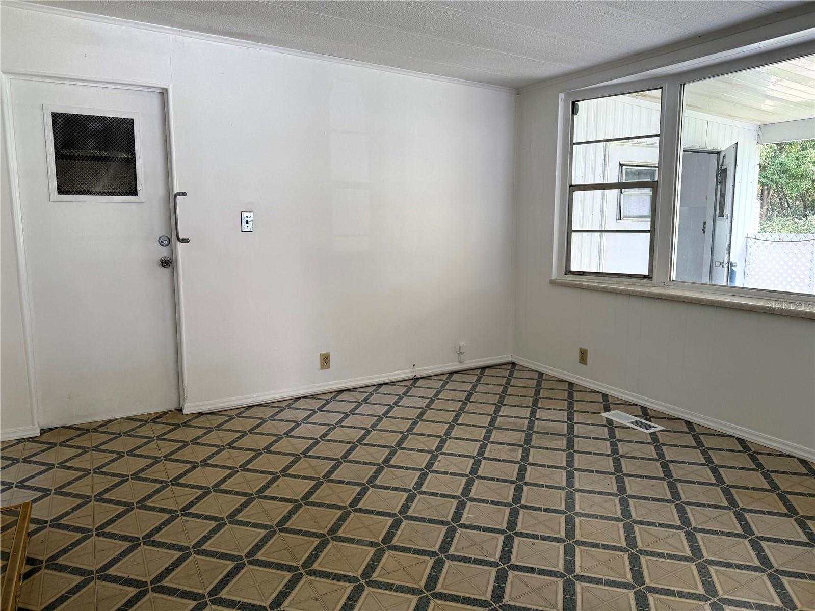 OAK PARK VILLAGE - Residential Lease