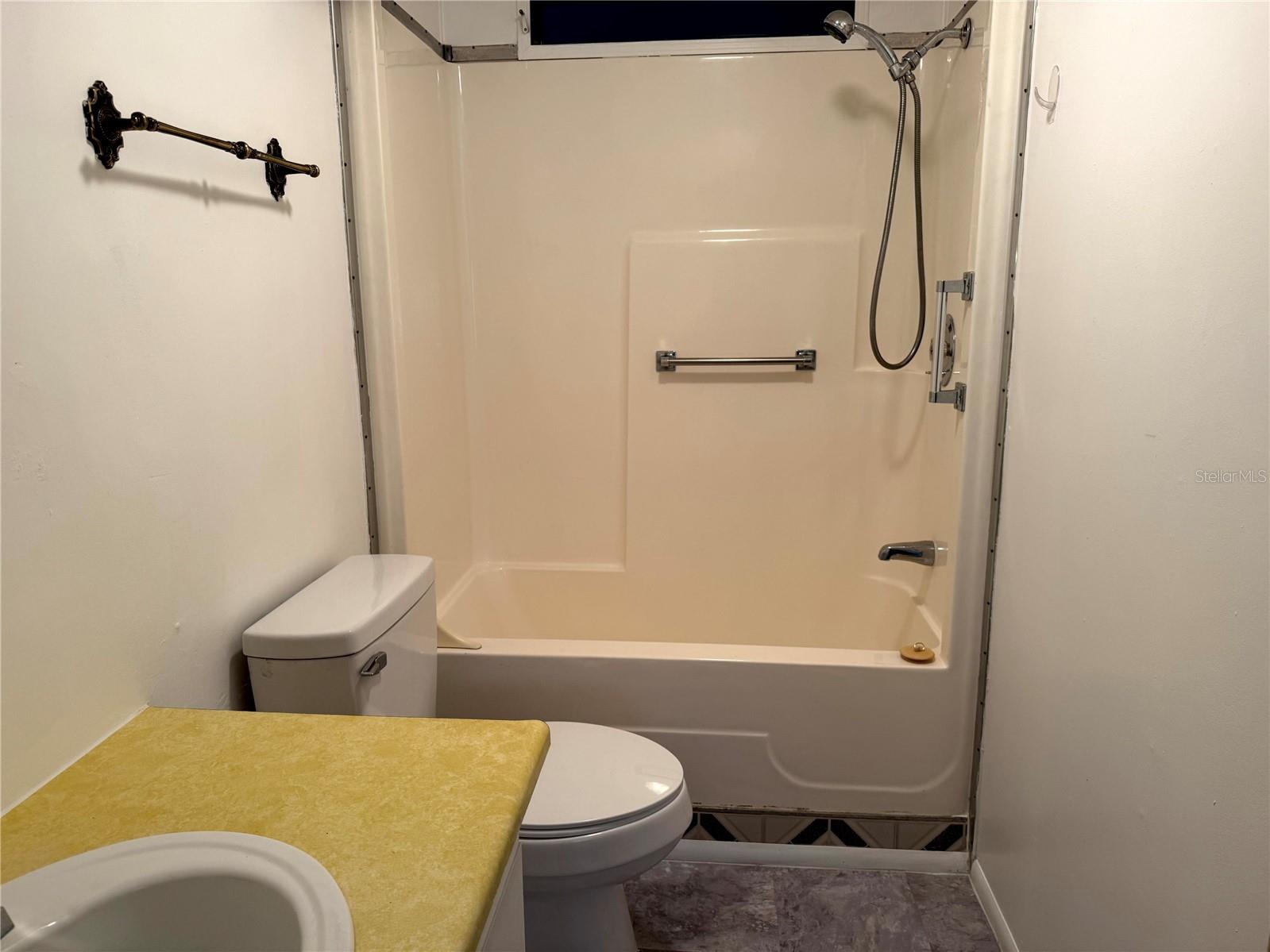 OAK PARK VILLAGE - Residential Lease