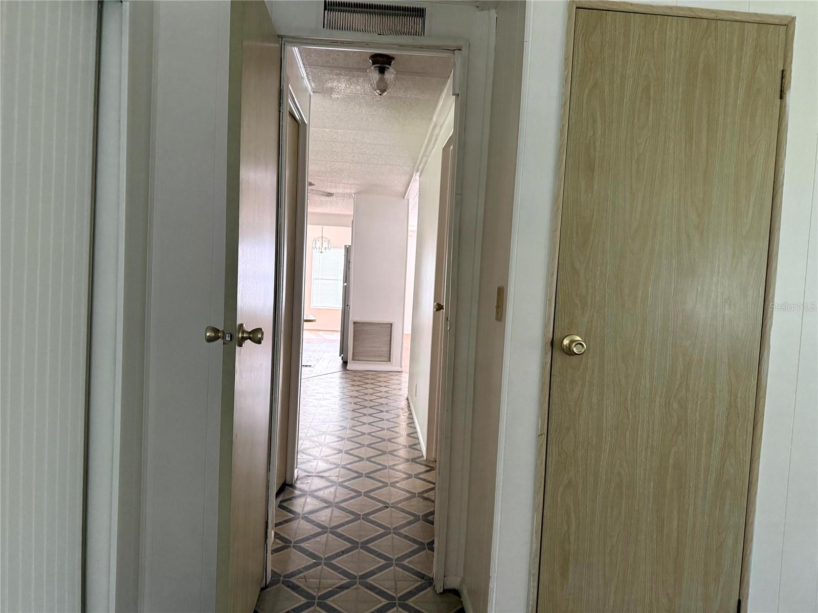 OAK PARK VILLAGE - Residential Lease