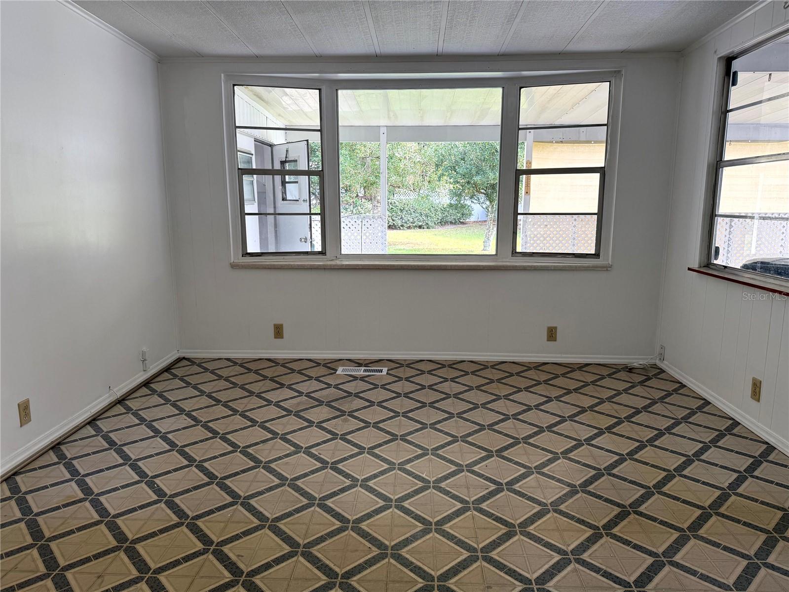 OAK PARK VILLAGE - Residential Lease