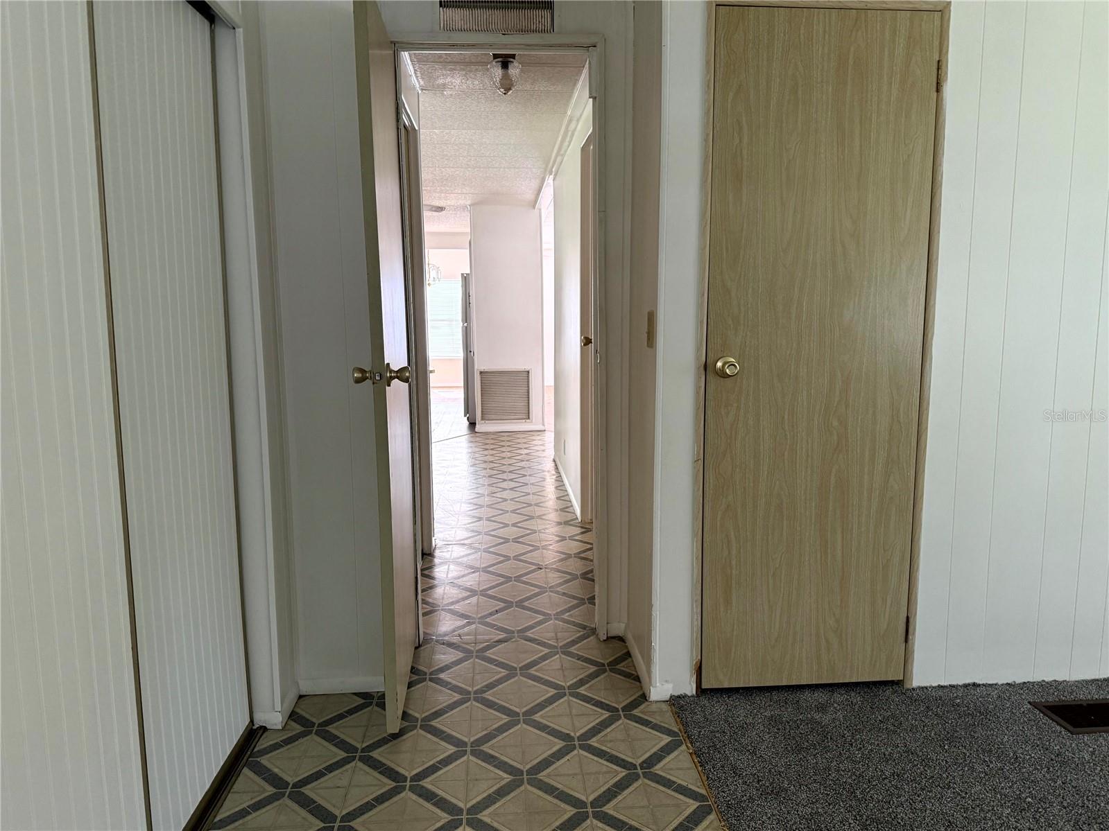 OAK PARK VILLAGE - Residential Lease