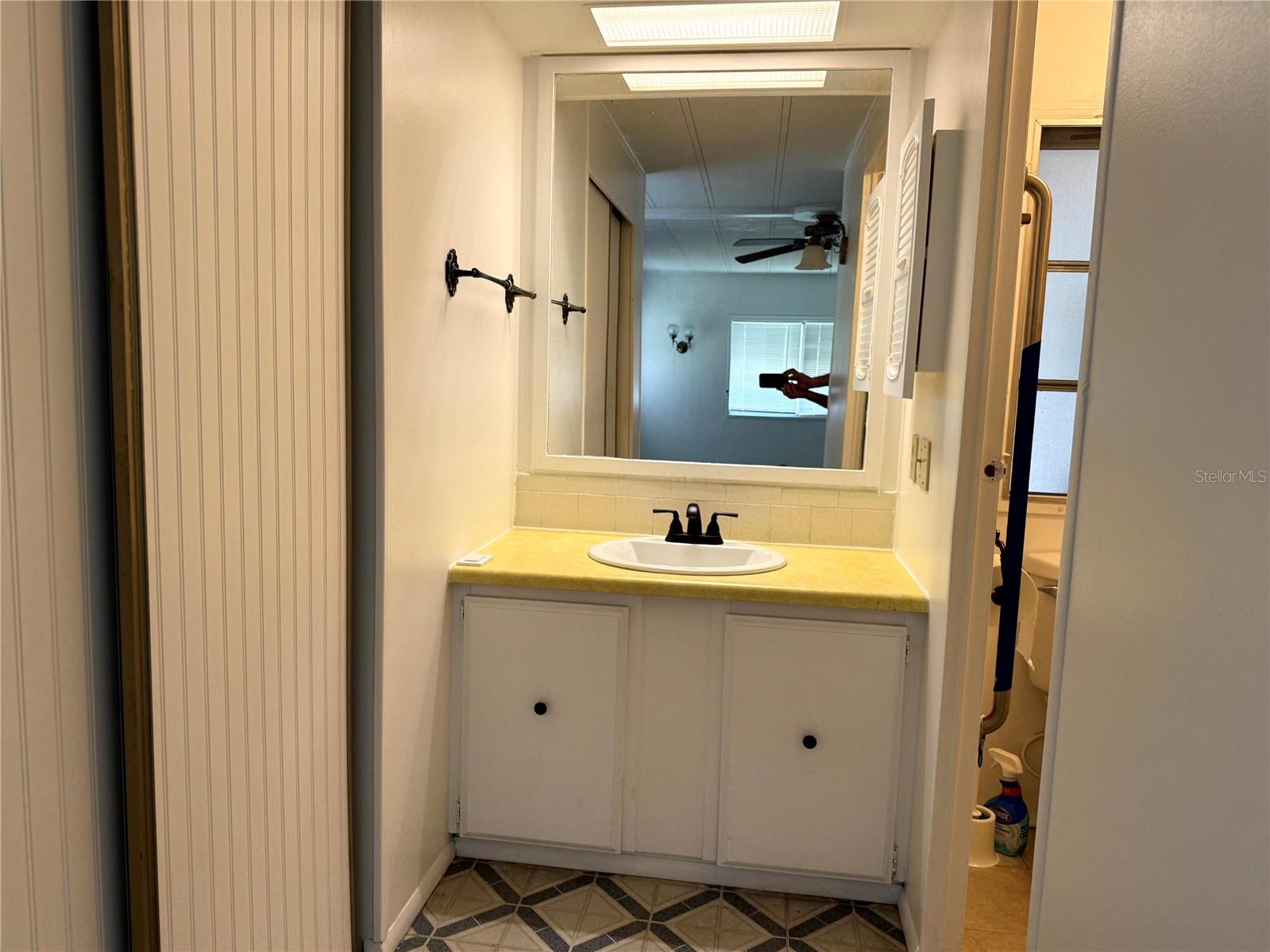 OAK PARK VILLAGE - Residential Lease